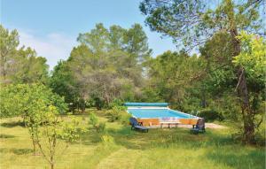 Stunning home in Le Puy Sainte Reparade with WiFi, Private swimming pool and Outdoor swimming pool