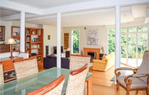 Stunning home in Léhon with WiFi and 5 Bedrooms