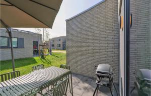 Stunning home in Lembruch-Dmmer See with 3 Bedrooms, Sauna and WiFi