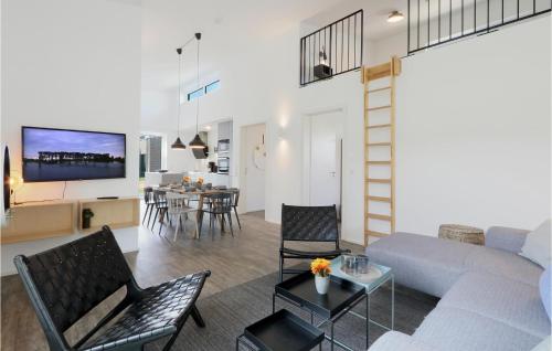 Stunning home in Lembruch-Dmmer See with 3 Bedrooms, WiFi and Indoor swimming pool