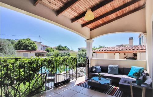 Stunning home in Les Angles with 3 Bedrooms, WiFi and Outdoor swimming pool