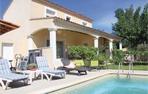 Stunning home in Les Angles with 3 Bedrooms, WiFi and Outdoor swimming pool