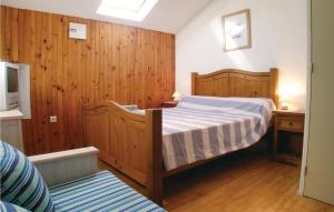 Stunning home in lHermenault with 3 Bedrooms, Outdoor swimming pool and Heated swimming pool