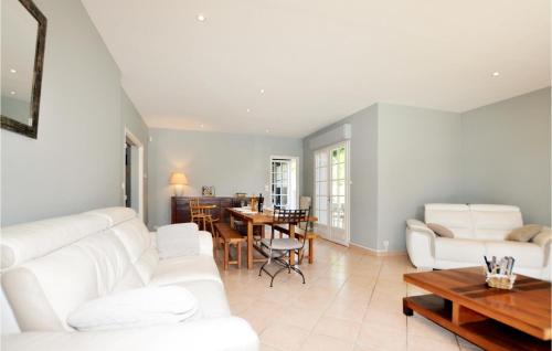 Stunning home in Limoux with 4 Bedrooms, WiFi and Private swimming pool