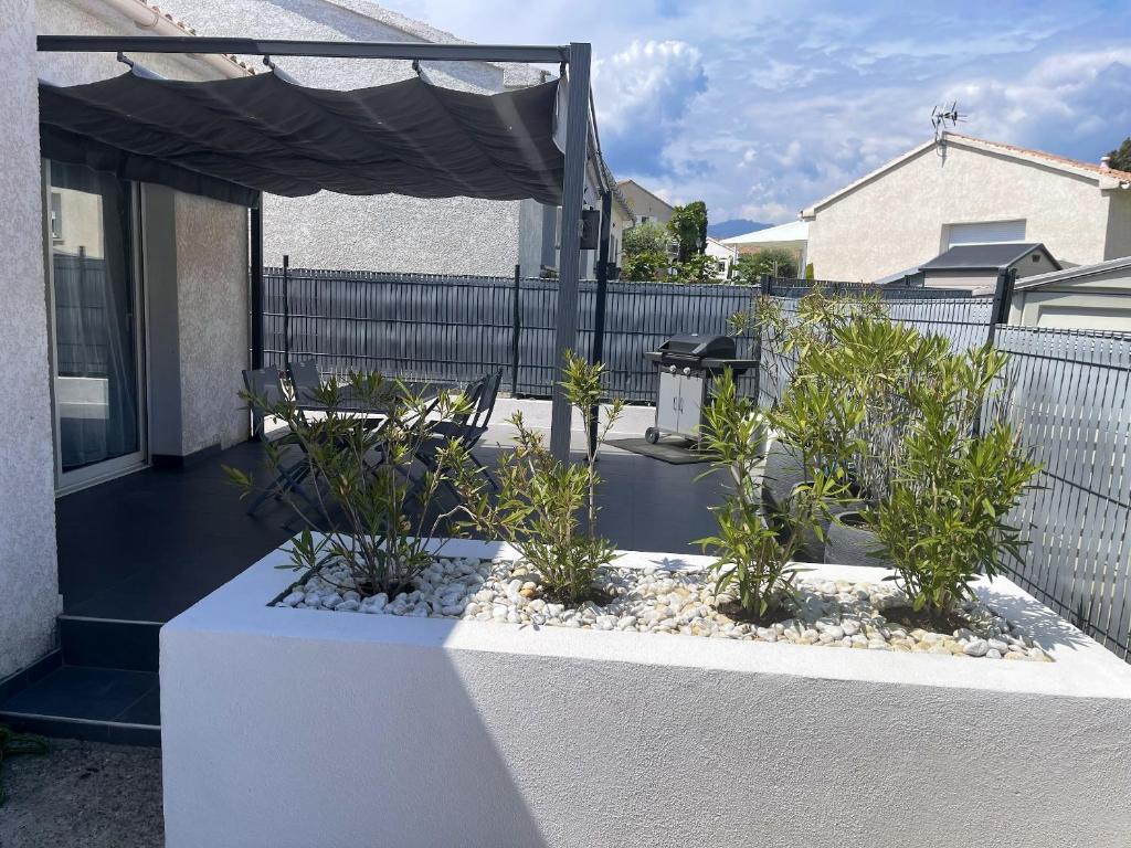 Stunning home in Locmiqulic with 3 Bedrooms and WiFi