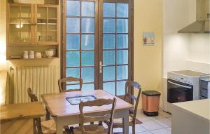 Stunning home in Locronan with 2 Bedrooms and WiFi