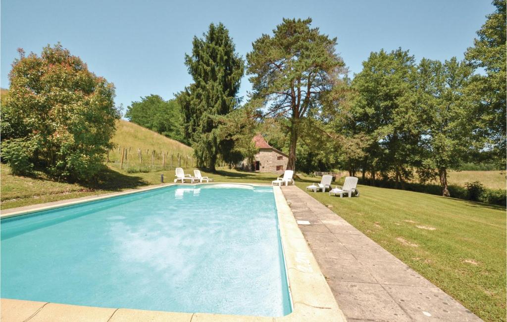 Stunning home in Lohitzun-Oyhercq with 2 Bedrooms, WiFi and Outdoor swimming pool , 64120 Lohitzun-Oyhercq