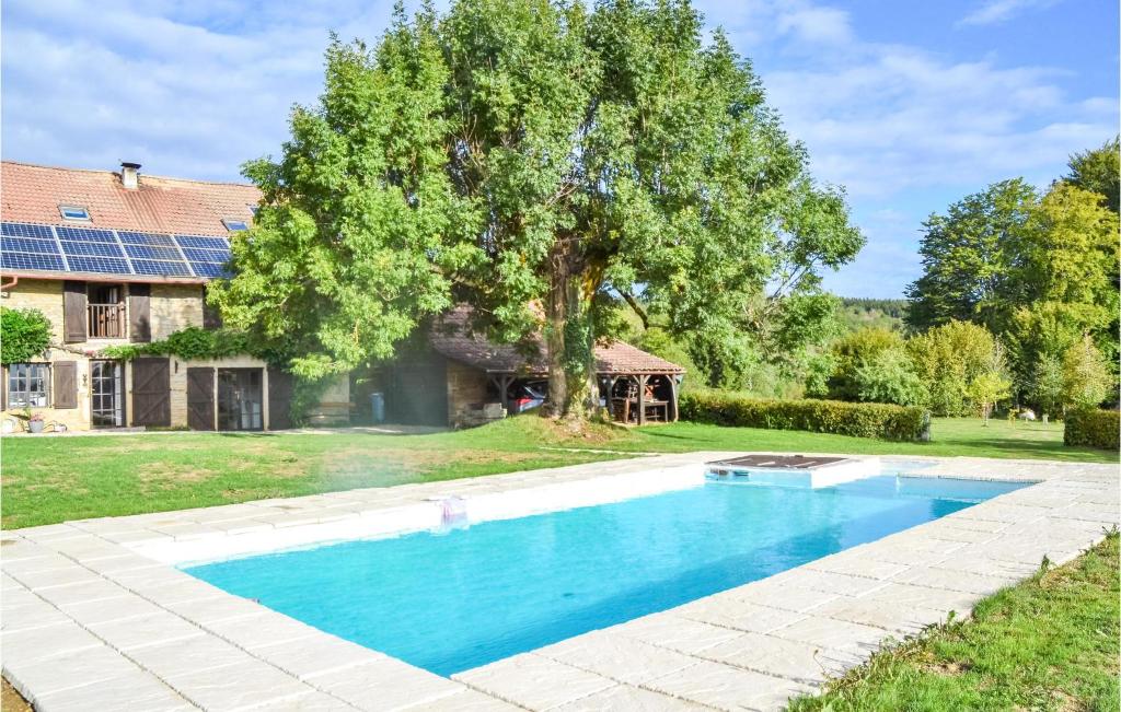 Maison de vacances Stunning home in Loisia with Outdoor swimming pool, WiFi and Private swimming pool  39320 Loisia