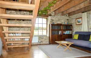 Stunning home in Loisia with Outdoor swimming pool, WiFi and Private swimming pool