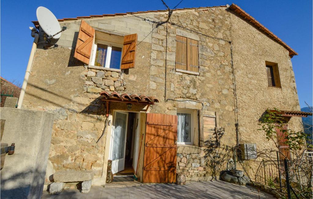 Maison de vacances Stunning home in LOPIGNA with 3 Bedrooms  20139 Lopigna