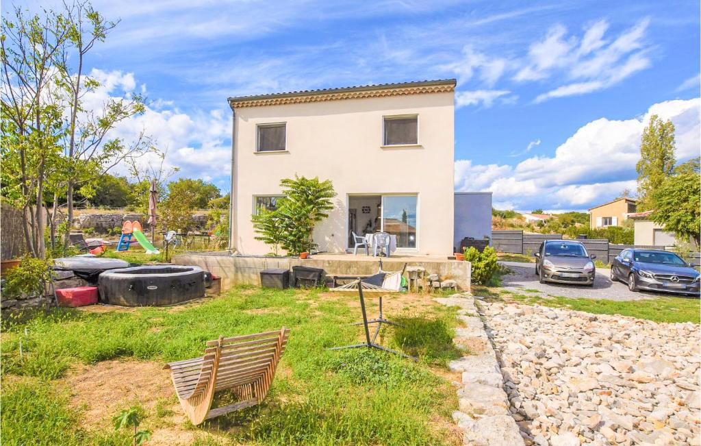 Stunning home in Lussas with WiFi and 3 Bedrooms , 07170 Lussas