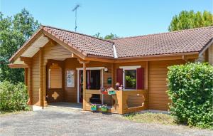 Stunning home in Mauroux with WiFi, Outdoor swimming pool and 2 Bedrooms