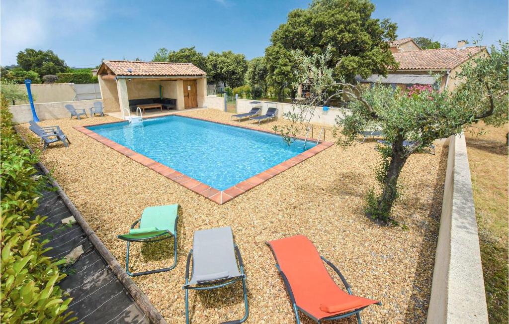 Maison de vacances Stunning home in Mazan with WiFi, Private swimming pool and Swimming pool  84380 Mazan