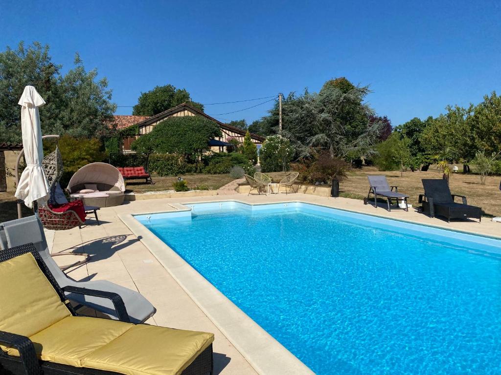 Stunning home in Mazan with WiFi, Private swimming pool and Swimming pool