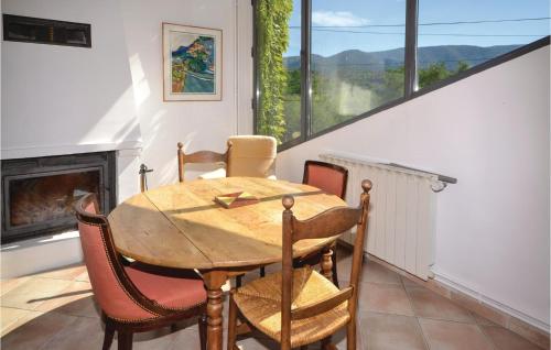 Stunning home in Menerbes with 1 Bedrooms, WiFi and Outdoor swimming pool