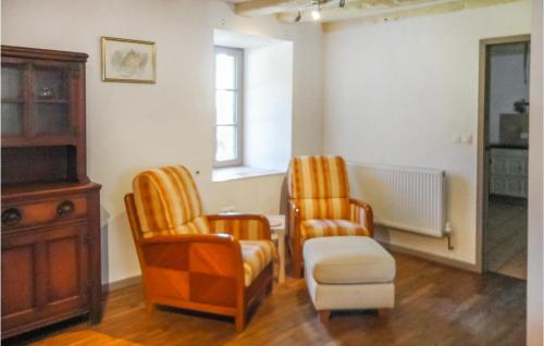 Stunning home in Merleac with 3 Bedrooms
