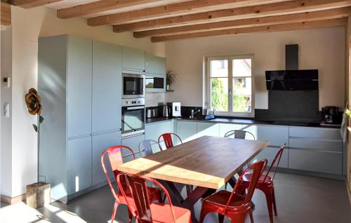 Stunning home in Mittelbergheim with Outdoor swimming pool, Sauna and WiFi