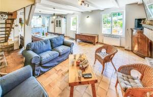 Stunning home in Moelan sur Mer with 3 Bedrooms, Private swimming pool and Outdoor swimming pool