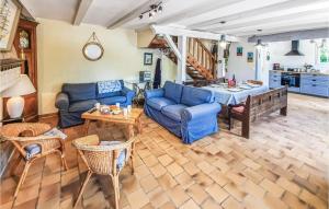 Stunning home in Moelan sur Mer with 3 Bedrooms, Private swimming pool and Outdoor swimming pool