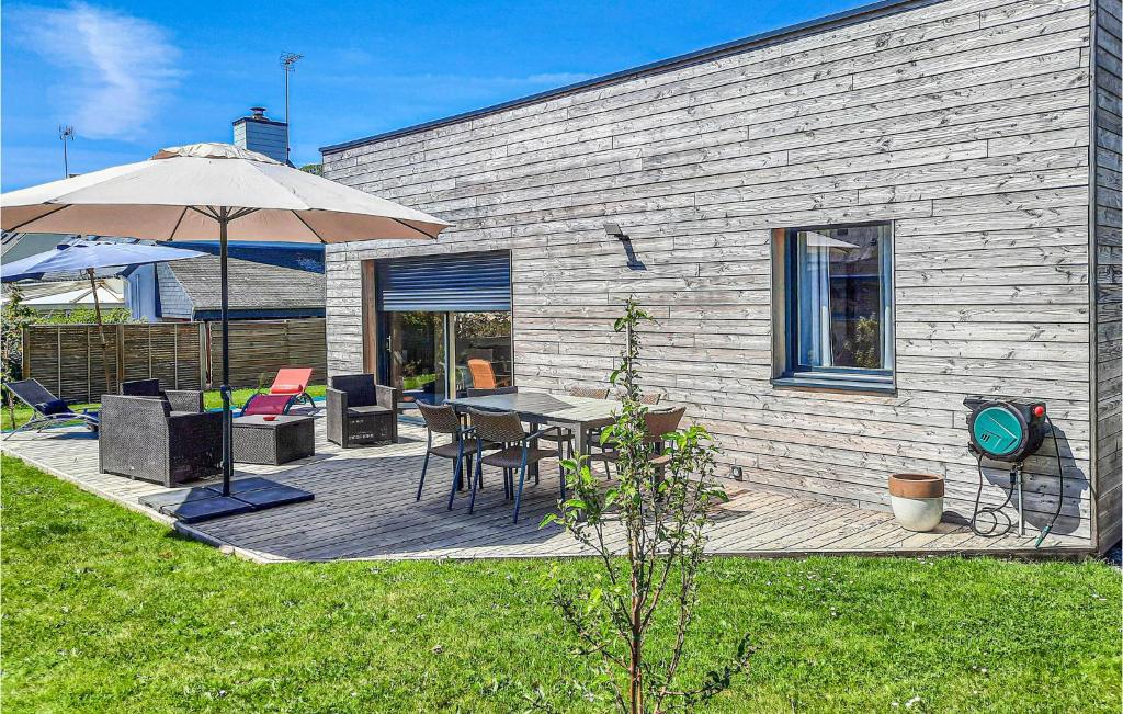 Stunning home in Moëlan-sur-mer with WiFi and 2 Bedrooms , 29350 Moëlan-sur-Mer