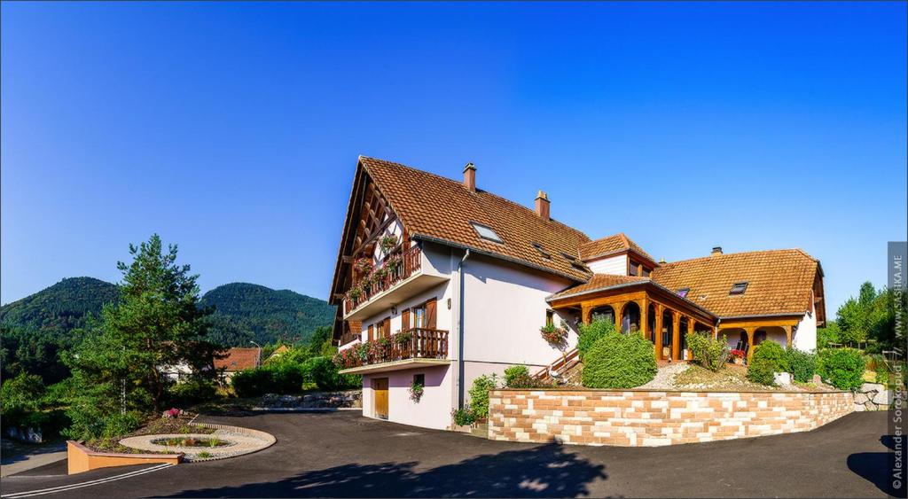 Stunning home in Molires-sur-Cze with 2 Bedrooms, WiFi and Outdoor swimming pool 30410 Molières-sur-Cèze