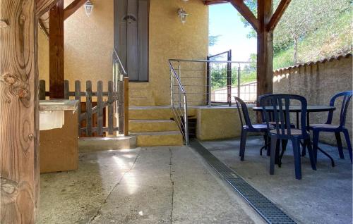 Stunning home in Molires-sur-Cze with 2 Bedrooms, WiFi and Outdoor swimming pool