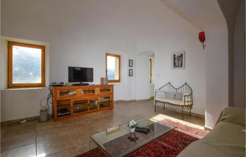 Stunning home in Montegrosso with 4 Bedrooms and WiFi