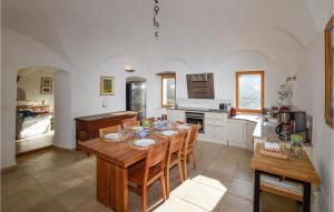 Stunning home in Montegrosso with 4 Bedrooms and WiFi