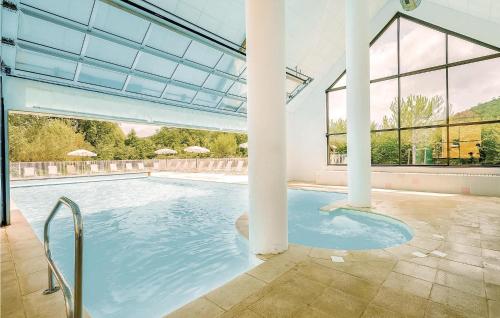 Stunning home in Montignac with 1 Bedrooms, WiFi and Indoor swimming pool