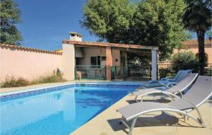 Stunning home in Montlimar with 4 Bedrooms, Private swimming pool and Outdoor swimming pool
