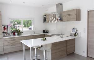 Stunning home in Montlimar with 7 Bedrooms, WiFi and Outdoor swimming pool