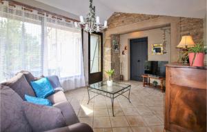 Stunning home in Montoison with WiFi and 3 Bedrooms