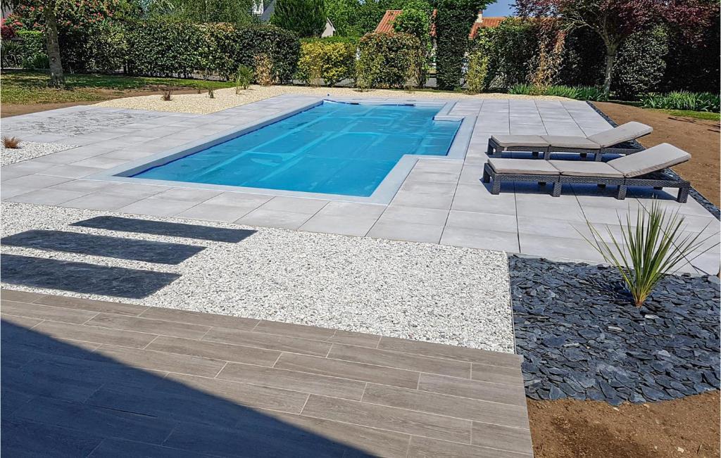 Stunning home in Montreuil Bellay with 3 Bedrooms, Outdoor swimming pool and Heated swimming pool , 49260 Méron