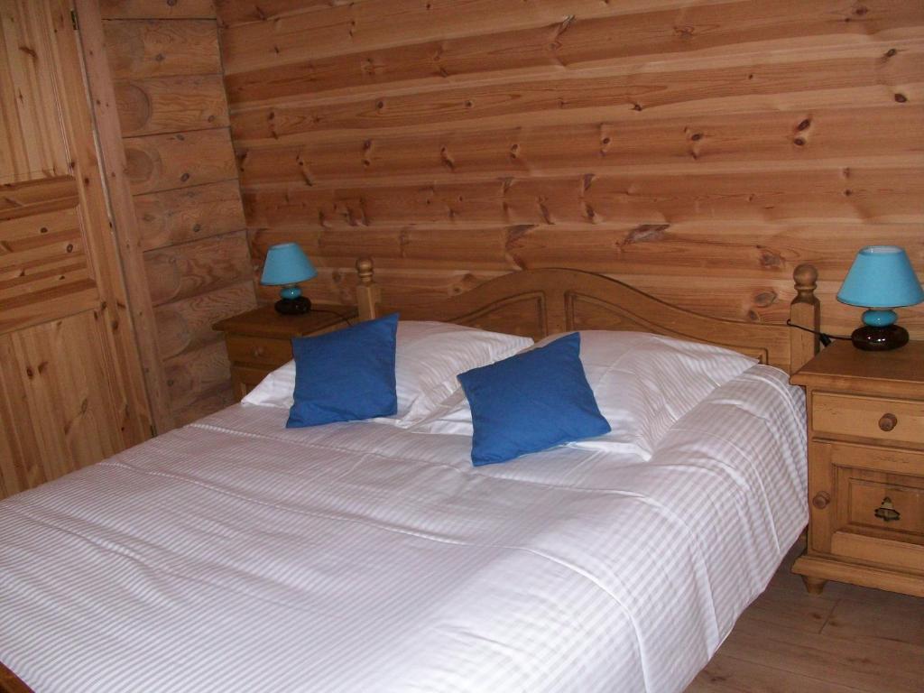 Stunning home in Mornas with 3 Bedrooms, WiFi and Outdoor swimming pool
