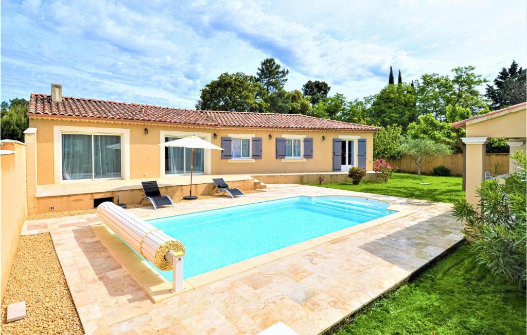 Stunning home in Mornas with WiFi, Private swimming pool and Outdoor swimming pool , 84550 Mornas