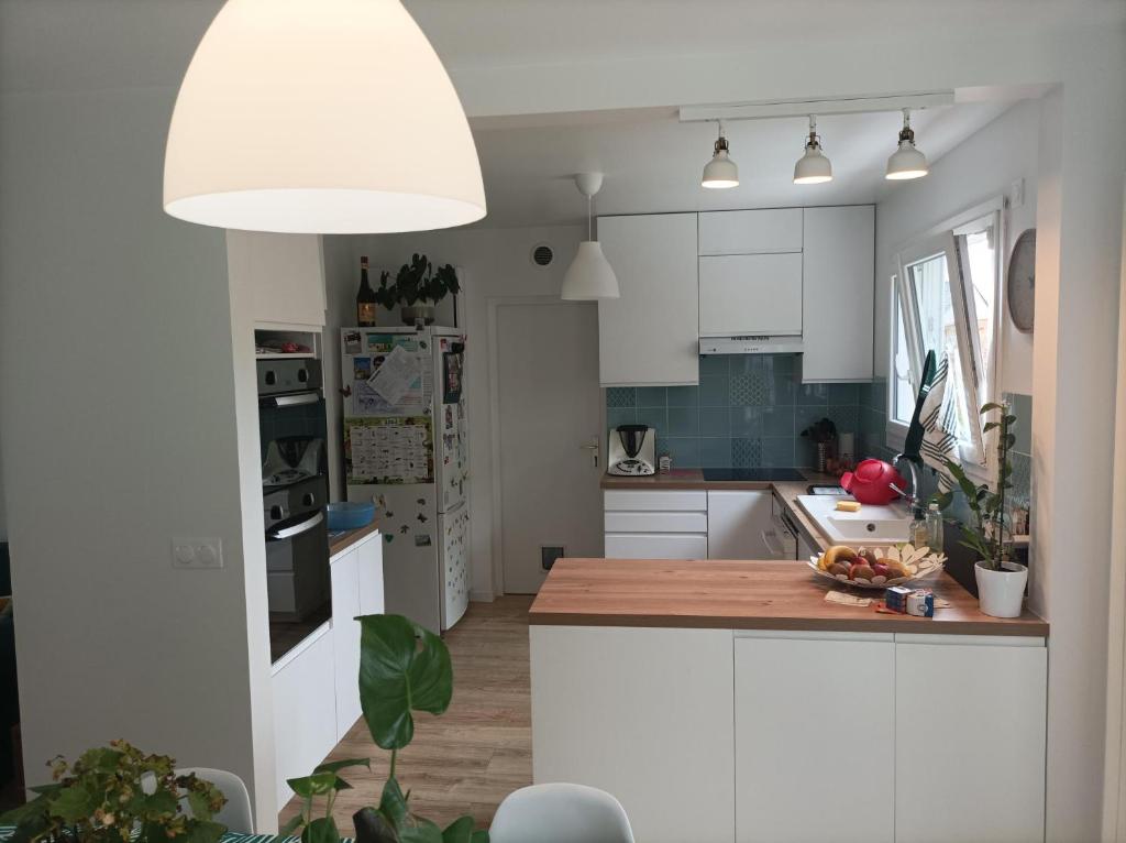 Stunning home in Naujac-sur-Mer with WiFi and 3 Bedrooms