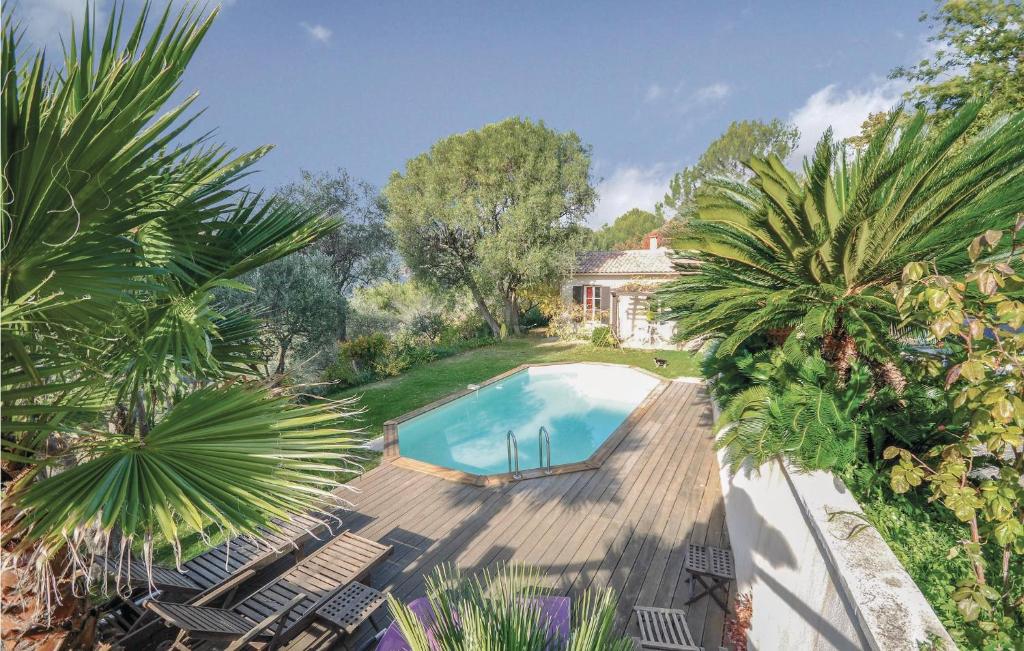 Stunning home in Nice with WiFi, Private swimming pool and Outdoor swimming pool , 6000 Nice