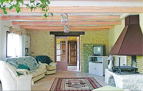 Stunning home in Nouaille Maupertuis with 1 Bedrooms and WiFi