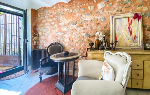 Stunning home in Nyons with 3 Bedrooms and WiFi
