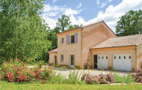 Stunning home in Payzac with WiFi, Private swimming pool and Outdoor swimming pool