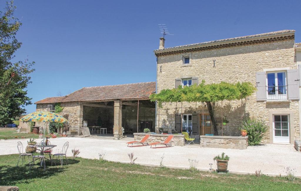 Stunning home in Pernes les Fontaines with 3 Bedrooms , 84210 Pernes-les-Fontaines