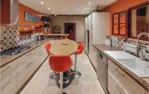 Stunning home in Pierrefitte-sur-Sauld, with WiFi and 4 Bedrooms