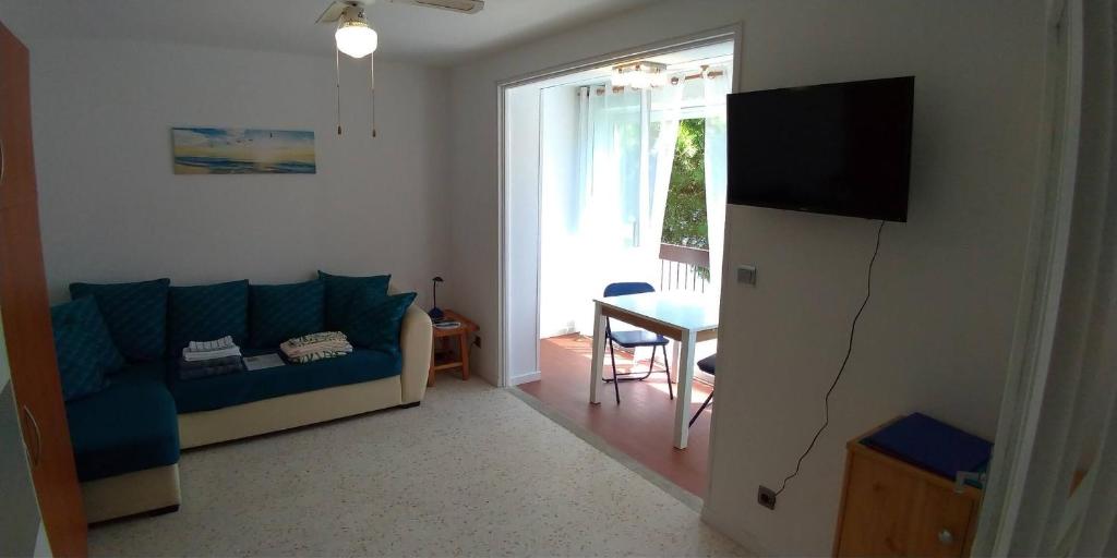 Stunning home in Pllauff with WiFi and 2 Bedrooms
