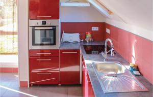 Stunning home in Plogoff with 3 Bedrooms and WiFi