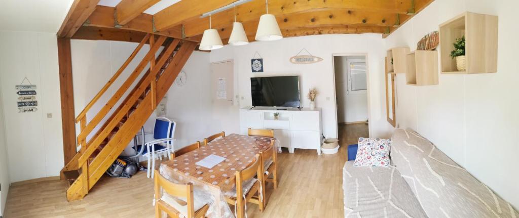 Stunning home in Plouarzel with 2 Bedrooms, WiFi and Indoor swimming pool