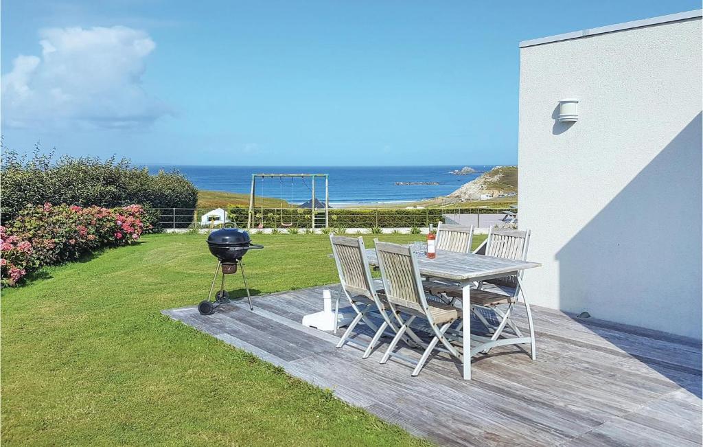 Stunning home in Plouarzel with 2 Bedrooms, WiFi and Indoor swimming pool , 29810 Rubian