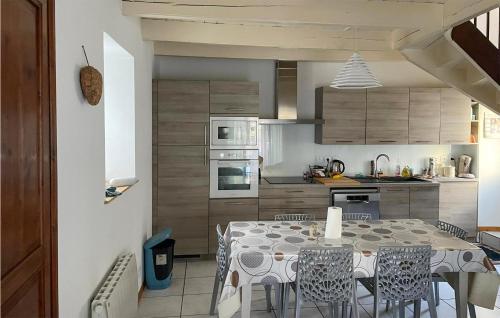 Stunning home in Plouha with WiFi and 2 Bedrooms