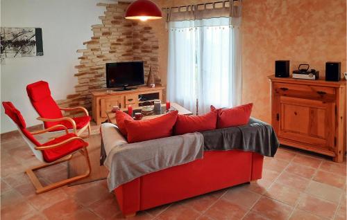 Stunning home in Plourivo with 3 Bedrooms