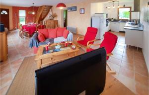 Stunning home in Plourivo with 3 Bedrooms