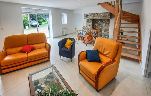 Stunning home in Pluherlin with 4 Bedrooms